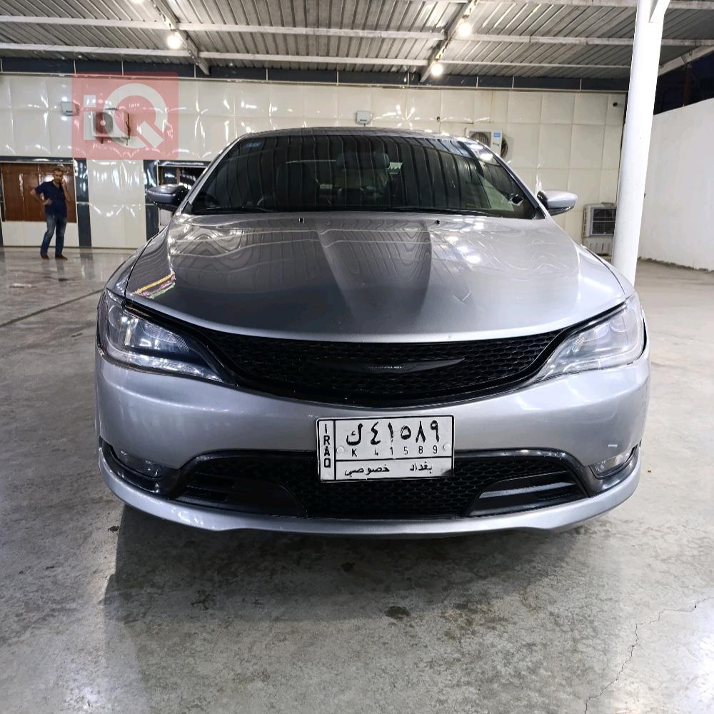 Chrysler 200